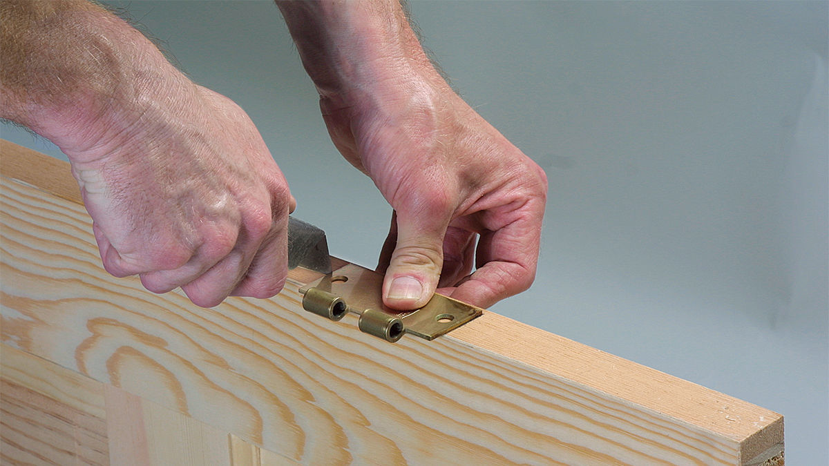 Cutting hinge slots in door frame sizes